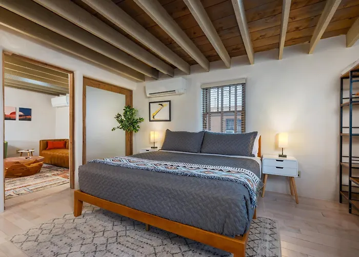Casa Saint Francis- King Bed-Patio & Fire Pit -2Br