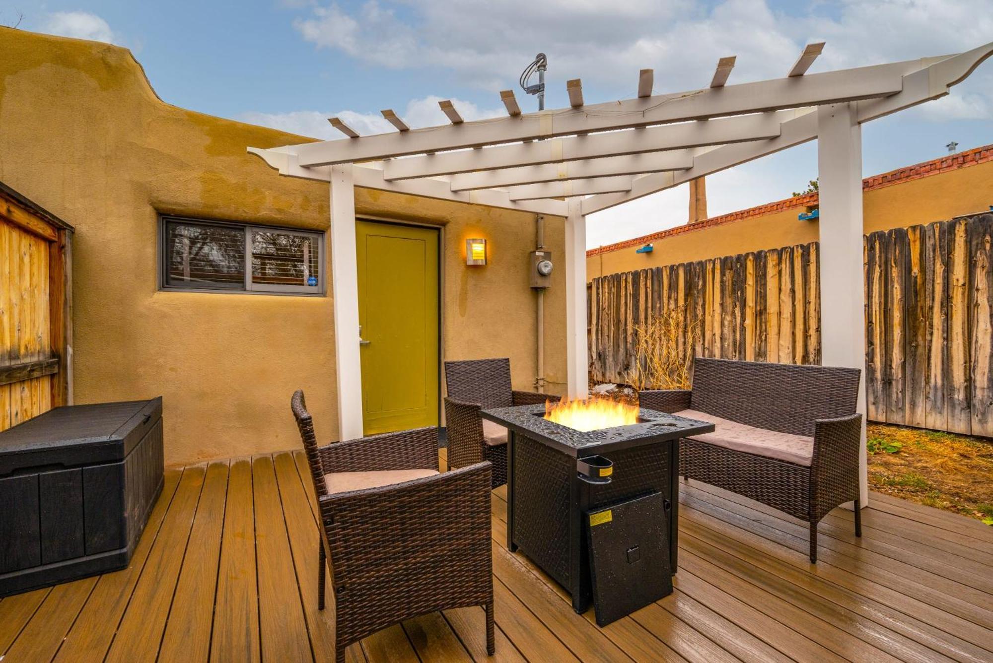 Casa Saint Francis- King Bed-patio & Fire Pit -2br Santa Fe